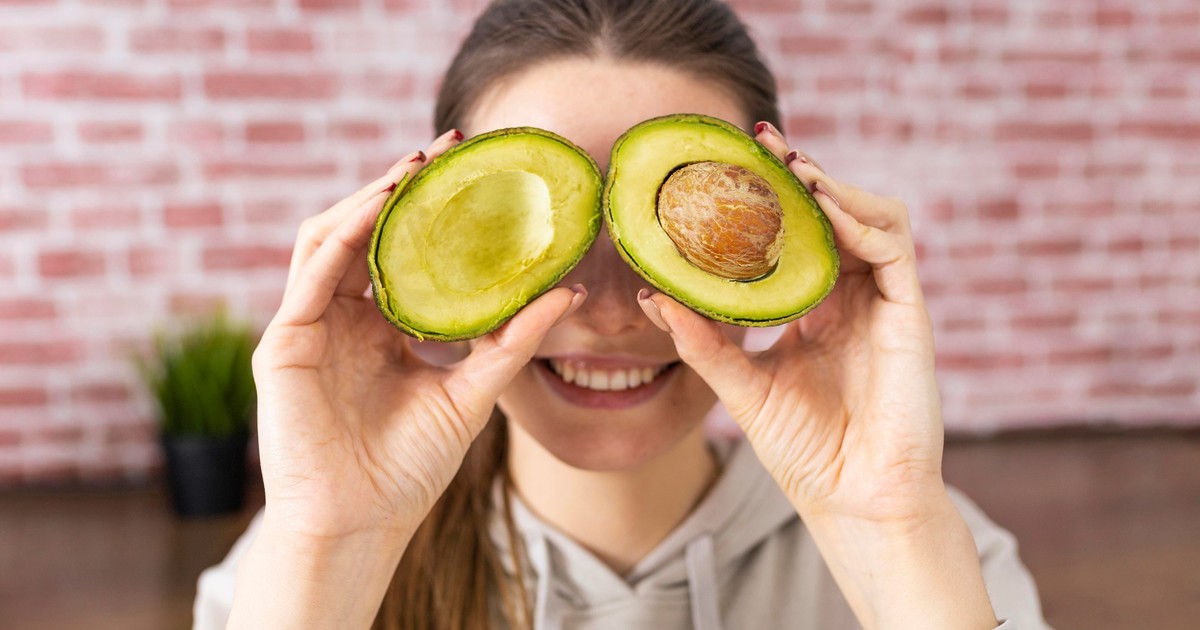 Dejá de tirar la cáscara de palta: 4 ideas sustentables para ahorrar, cuidar tu piel y mejorar tus plantas